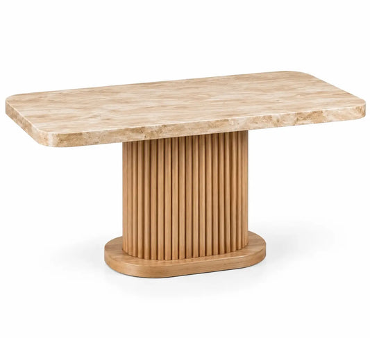 Mesa de comedor con superficie rectangular y detalles de líneas verticales, beige y marrón
